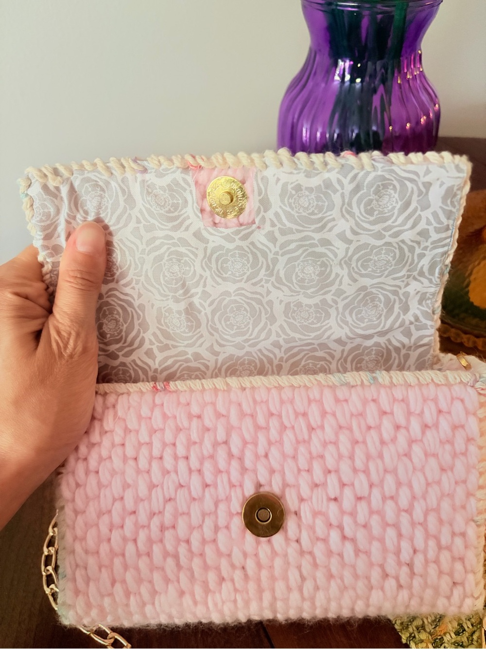 Handmade Soft Pink Crochet Crossbody Bag with Gold Chain - Picture 3 of 5